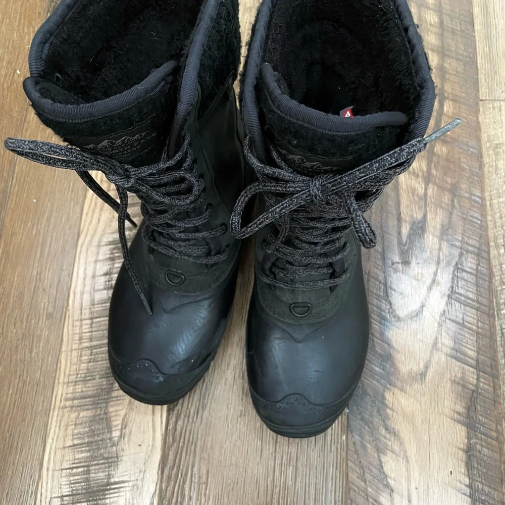 The North Face waterproof Winter Boots Wm 7